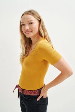 Itana Dream Rib Tee - Chai -AGOLDE || CITIZENS OF HUMANITY Sales 0018 Short Sleeve Itana Chai 1321 web 1baee1fe 4bb5 48fa 8369 cc8abed506dd