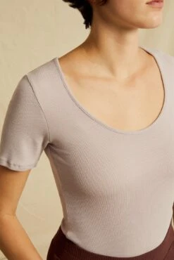 Itana Dream Rib Tee - Dawn -AGOLDE || CITIZENS OF HUMANITY Sales 0018 Short Sleeve Itana Dawn 4180 web 39e0c3ab 13a7 464e b7ba e97fe3c2a38b