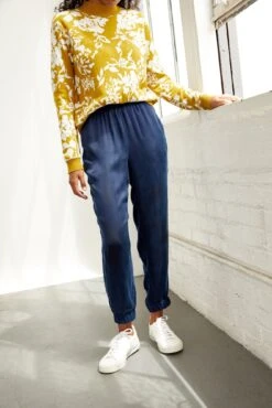 Henri Cupro Joggers - Navy -AGOLDE || CITIZENS OF HUMANITY Sales 0074 Henri Cupro Navy 0650 web d684ce04 7ca6 4b00 a6b2 5d6a1e400df6