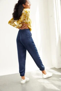 Henri Cupro Joggers - Navy -AGOLDE || CITIZENS OF HUMANITY Sales 0074 Henri Cupro Navy 0716 web 4be84354 5839 42d2 9514 22364a003133