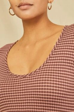 Itana Long Sleeve Scallop Knit Tee - Maple Quartz Stripe -AGOLDE || CITIZENS OF HUMANITY Sales 0110 Itana Scallop Maple Quartz 3442 web 2a792b7c dcec 427a b34f 3d907daa68e3