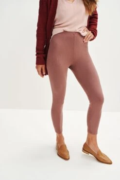 Magda Cropped Dream Rib Leggings - Quartz -AGOLDE || CITIZENS OF HUMANITY Sales 0333 Cropped Magda Dream Rib Quartz 0287 web 35c90f8d ff54 4169 aeef 79fdaed8d9d7