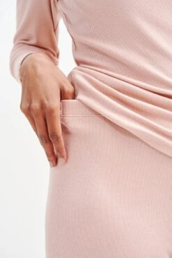 Magda Cropped Dream Rib Leggings - Rose 9 Magda Cropped Dream Rib Leggings - Rose -AGOLDE || CITIZENS OF HUMANITY Sales 0333 Cropped Magda Dream Rib Rose 0362 web 0647c46c 954e 4c5b 9eee 09a8820baccb