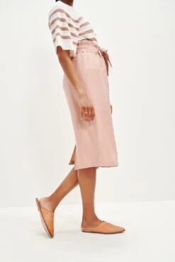 Romy Femme Fête Skirt - Rose 11 Romy Femme Fête Skirt - Rose -AGOLDE || CITIZENS OF HUMANITY Sales 0342 Romy Rose 1070 web 1d2028fc 8fc4 4e04 9f4c 20845cb52b46