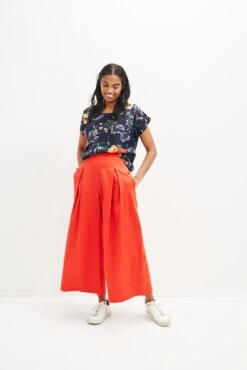 Margeaux Zero-Waste Blouse - Provence Floral -AGOLDE || CITIZENS OF HUMANITY Sales 0357 Margeaux Zero Waste Tee Provence Print 1611 web 236b8e15 a887 438d a352 68e86ec4a5ce