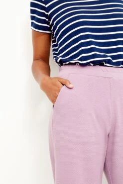 Willow Scallop Knit Pants - Lavender -AGOLDE || CITIZENS OF HUMANITY Sales 0391 Cropped Willow Scallop Lavender 1519 web 54904b4b 8fe2 4e86 a570 267841d1f1b9