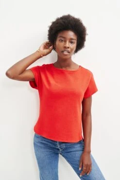 Chessa Scallop Knit Tee - Carmine