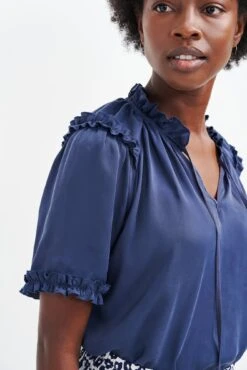 Zuri Cupro Blouse - Ocean -AGOLDE || CITIZENS OF HUMANITY Sales 0396 Zuri Ocean 0163 web d6e824b9 258f 4a21 9dd0 cc740e55c564