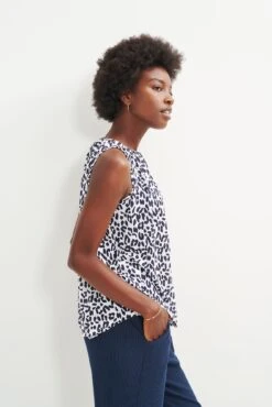 Floret Silken Modal Tank - Navy Sauvage - ReAmour -AGOLDE || CITIZENS OF HUMANITY Sales 0503 Floret Sauvage Print 0200 web 77514bae 3db4 4069 bfde d77e2742bb91