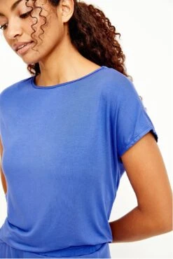 Chessa Dream Knit Tee - Lapis -AGOLDE || CITIZENS OF HUMANITY Sales 0505 Chessa Lapis 0784 web 5d0acbc6 cda1 48e2 95e6 3e719ca0f45c