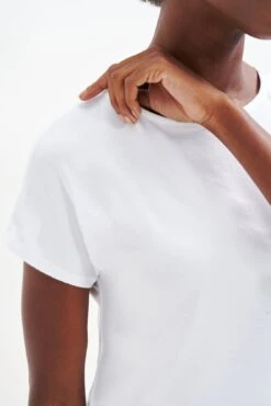 Chessa Dream Knit Tee - White -AGOLDE || CITIZENS OF HUMANITY Sales 0505 Chessa White 0868 web c3c1127a ab61 4eb7 8f6f cca57cdb985e