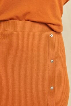 Gadot Paris Rib Skirt - Umber 8 Gadot Paris Rib Skirt - Umber -AGOLDE || CITIZENS OF HUMANITY Sales 0612 Gadot Umber 0868 web 1ec87826 aba1 4008 8485 fa2a5992a552