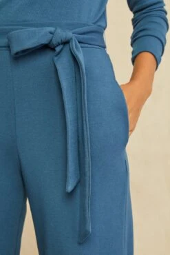 Eugenia Tie Waist Luxe Fleece Pants - Azure -AGOLDE || CITIZENS OF HUMANITY Sales 0707 Tie Waist Eugenia Azure 1283 web f3f5b13c 08a5 496c b80e 50cde7d51d20