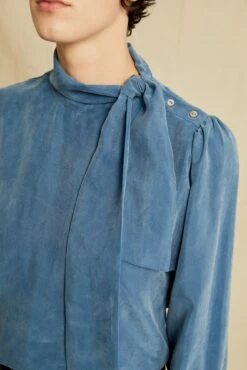 Olivet Cottonseed Cupro Blouse - Azure 11 Olivet Cottonseed Cupro Blouse - Azure -AGOLDE || CITIZENS OF HUMANITY Sales 0710 Olivet Cottonseed Cupro Azure 1374 web 821d2f1d 153e 4945 b445 9356556803f8