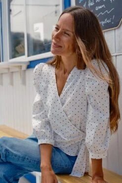 Linette Upcycled Cotton Blouse - Polka Dot -AGOLDE || CITIZENS OF HUMANITY Sales 071521 AmourVert 11 LinetteUpcycle RagfindersPoplin 002012 2c0a6eee 6597 4ada 9d31 cb77509d47df