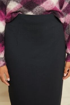 Alice Ponte Midi Skirt - Black 9 Alice Ponte Midi Skirt - Black -AGOLDE || CITIZENS OF HUMANITY Sales 0739 Alice Black 00364 web 5bb452cd a291 4a42 8d7e 888d6aeaba83