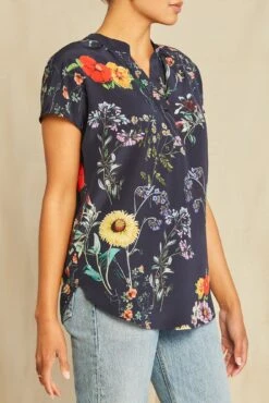 Renata Washable Silk Blouse - Provence Floral -AGOLDE || CITIZENS OF HUMANITY Sales 1068 Renata Provence 3775 web 04e7d13f 7daa 430f 9037 d0f610d0056c