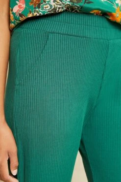 Skylar Paris Rib Joggers - Jadeite -AGOLDE || CITIZENS OF HUMANITY Sales 211013 AV October ECOMM 2050SkylarParisRibJade 8089 web 14a54fcb cd31 4f16 958c d0563c6f4281