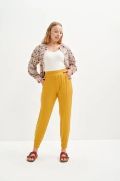 Skylar Dream Rib Joggers - Chai 13 Skylar Dream Rib Joggers - Chai -AGOLDE || CITIZENS OF HUMANITY Sales 9687 Skylar Dream Rib Chai 1055 web 6d0e1285 3b1f 40ed 8b00 9199ac0a6b7c