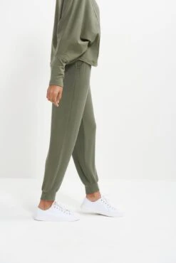 Skylar Dream Rib Joggers - Vetiver -AGOLDE || CITIZENS OF HUMANITY Sales 9687 Skylar Dream Rib Vetiver 0797 Web f5dfc3ab 6652 4d09 9d11 b50fd6c6f0d2
