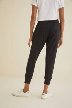 Jamie Pleated Joggers - ReAmour -AGOLDE || CITIZENS OF HUMANITY Sales Jamie Black 2423 web 9edbcaec 3de9 41ae a43c 3cea23d94dc3